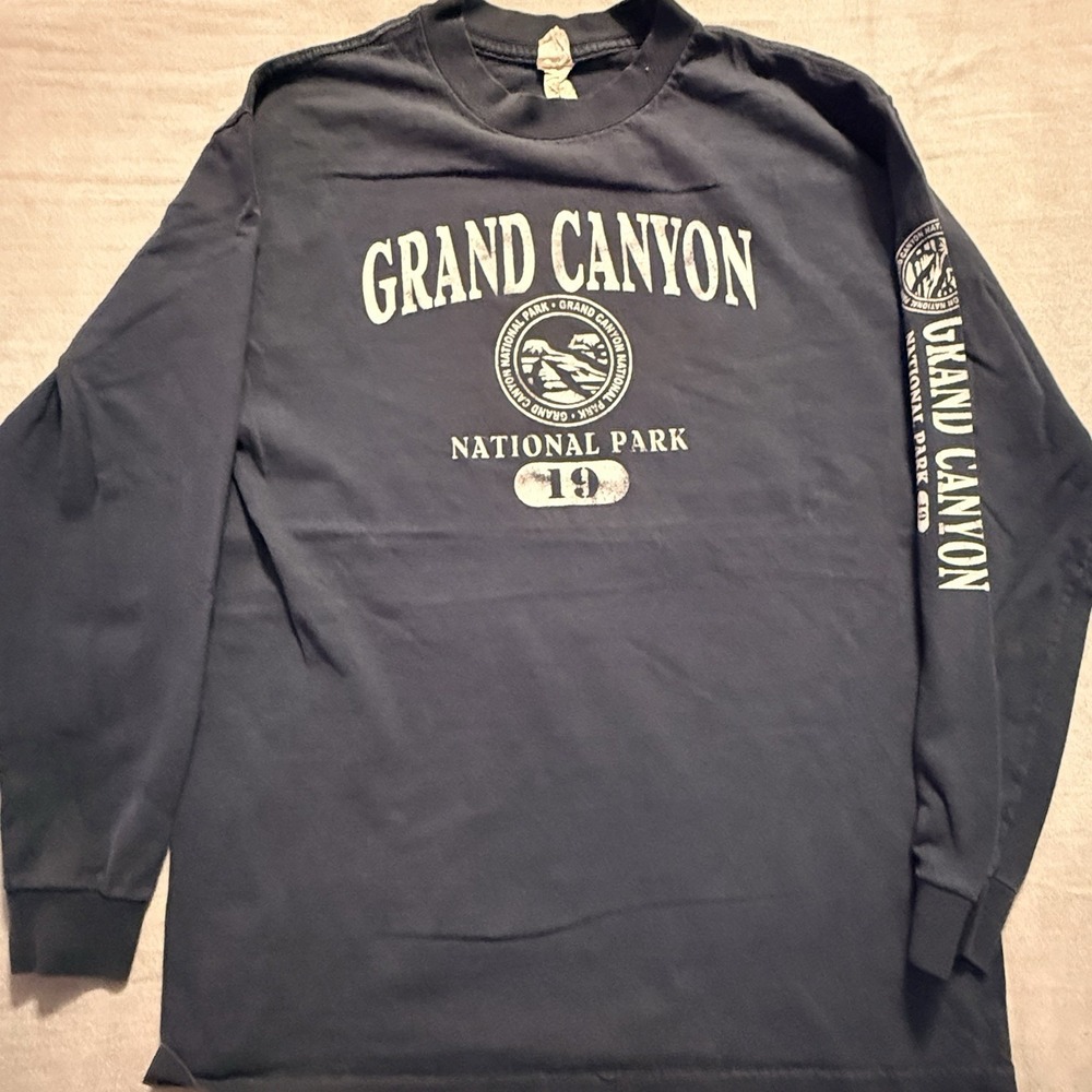 Vintage Grand Canyon National Park Long-Sleeve Graphic Tee Medium
